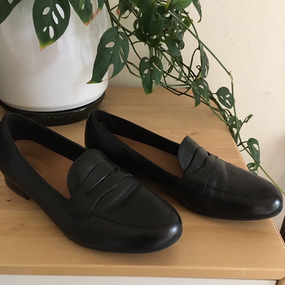 Clarks Black Un Blush Unstructured Loafer